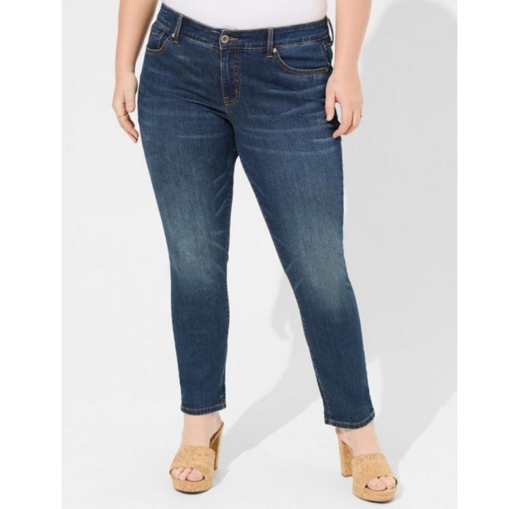 TORRID Boyfriend Straight Vintage Stretch Mid-Rise Jeans Womens size 12